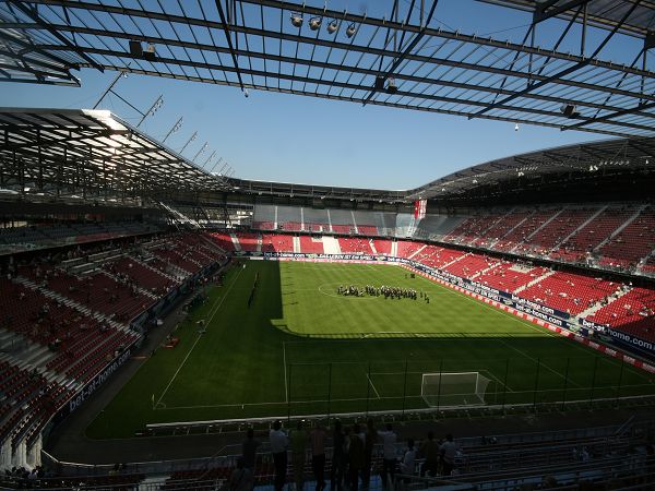 28 Black Arena